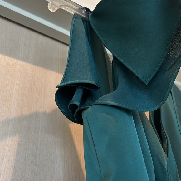 Azazie emerald green maxi dress. Size A10. Official color name is PINE - Picture 4 of 13